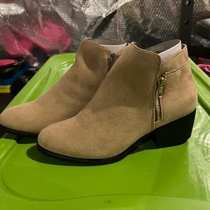 Women's Suede boots *NEW*